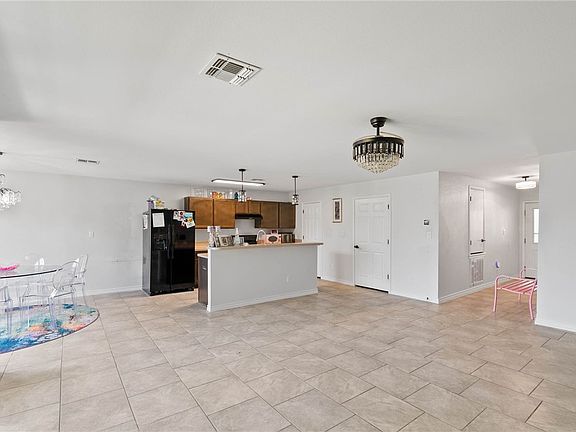 3rd image of 521 Military Dr