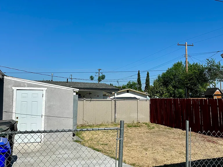 24730 E Court St — Photo 17