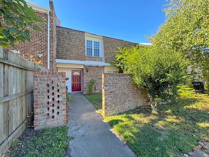3 bed, 2.5 bath, 1432 sqft, $1,850 — Photo 2
