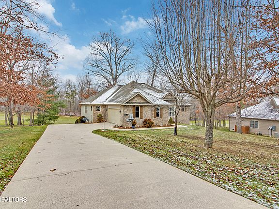 3rd image of 279 Forest Hill Dr