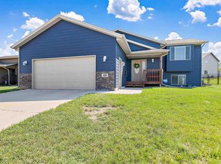 115 Eli Dr, Rapid City, SD 57701