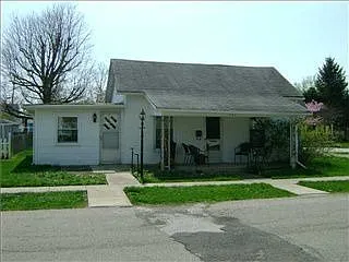 323 E Warrick St photo 1