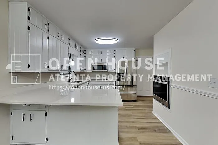 1110 Lake Dr — Photo 4