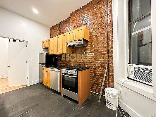 3rd image of 326 E 13th St APT 4