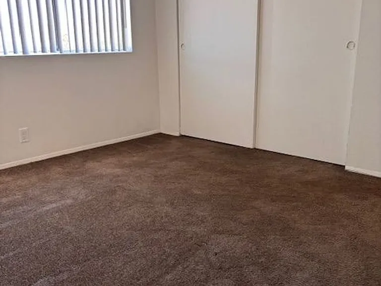 9669 Marilla Dr — Photo 10