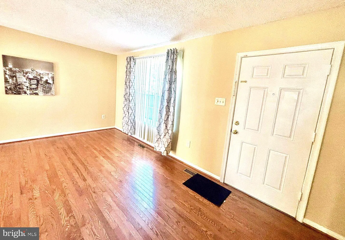 4 bed, 2.0 bath, 1080 sqft, $2,800 — Photo 3