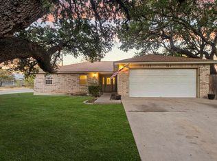 107 N Vandeveer St, Burnet, TX 78611