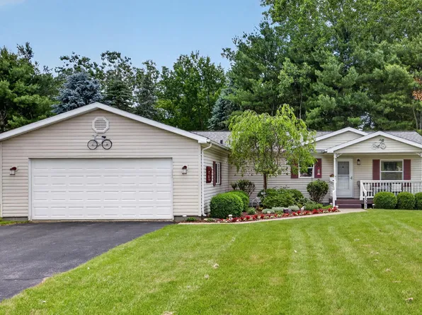 7597 Sunset Shores Dr, Stanwood, MI 49346