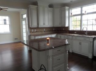 16 Jessica Pl, Monmouth Beach, NJ 07750