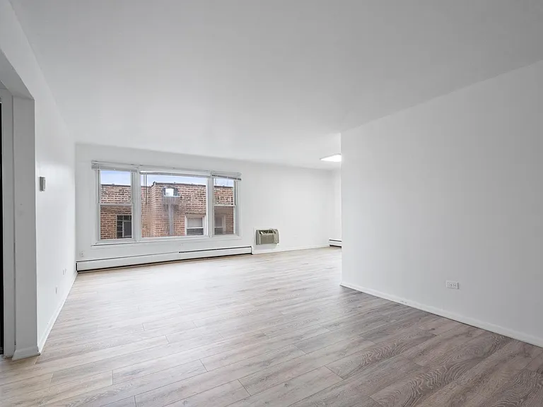 6645 N California Ave #302 — Photo 6