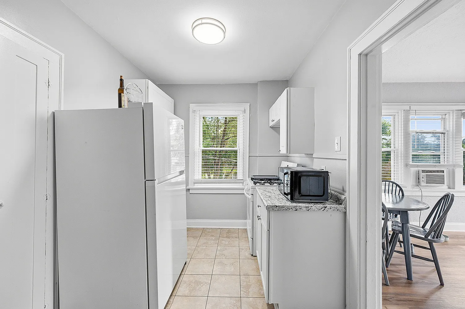 1 bed, 700 sqft, $1,100 — Photo 4