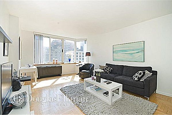 1st image of 201 W 72nd St APT 8B