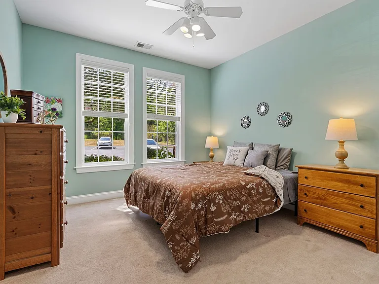 912 Providence Glen Dr — Photo 12