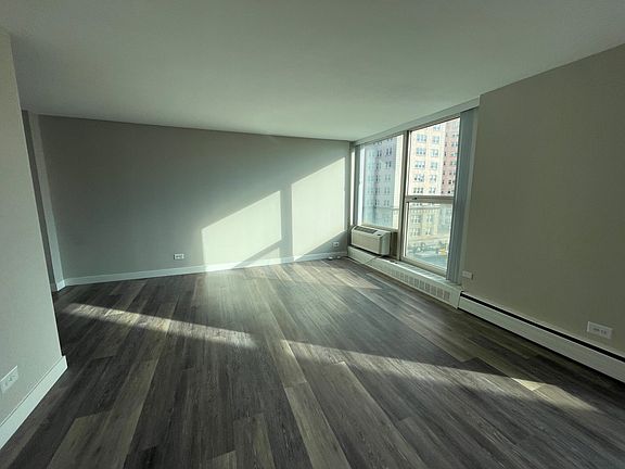 3rd image of 5600 N Sheridan Studio