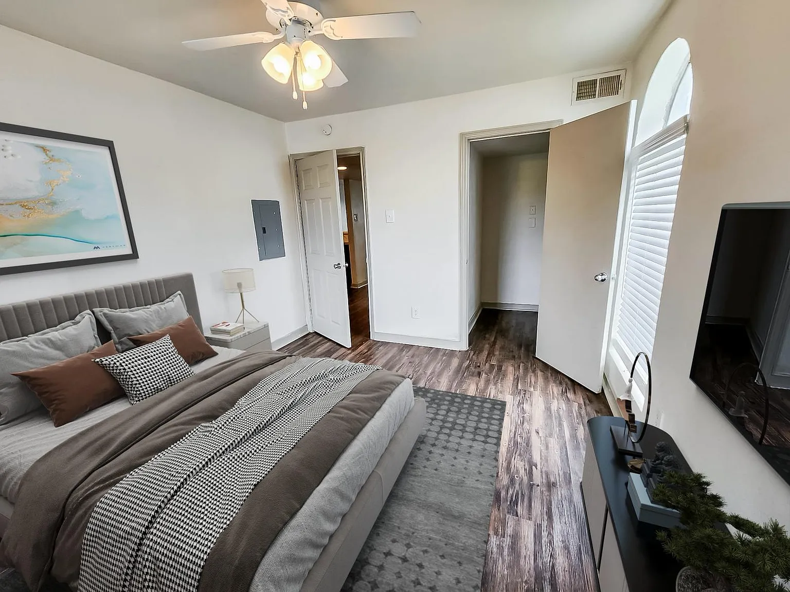 2 bed, 792 sqft, $1,185 — Photo 4