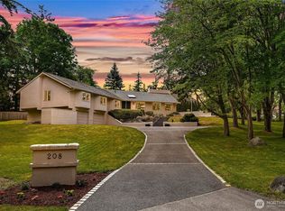 208 Hawthorn Road, Bellingham, WA 98225