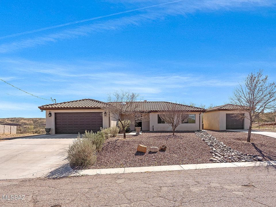 1st image of 379 Paseo Picamaderos