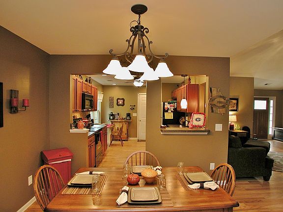 5th image of 188 Pine Tree Ct