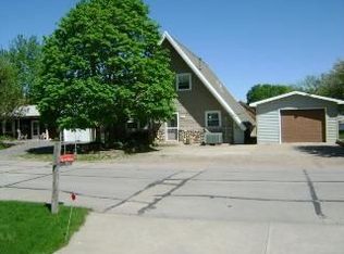 1001 Andys Lake Rd, Norfolk, NE 68701