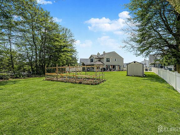 2nd image of 32 Rice Run