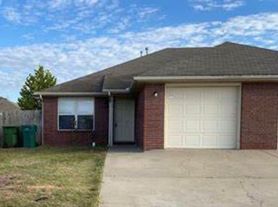 305-307 E. Asher Ct.