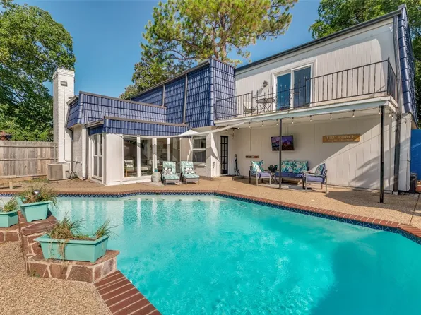 832 Chaparral Ct, Bedford, TX 76022