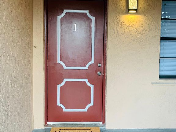 2nd image of 1409 Lake Ave APT 1