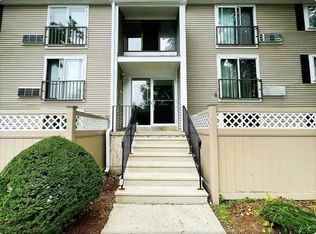 2 Village Hill Ln, Natick, MA 01760