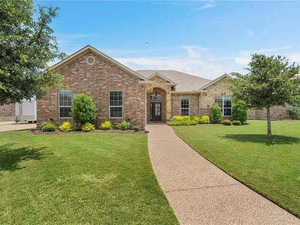 1025 Princess Diana Dr, Mc Gregor, TX 76657