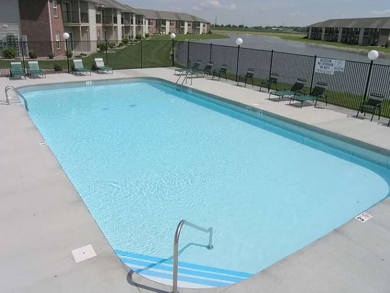 Riverbend Apartments — Photo 3