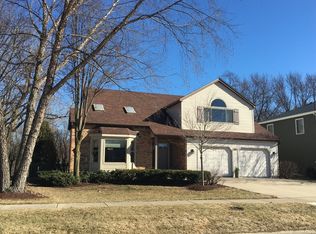 180 Vista Rd, Lake Zurich, IL 60047