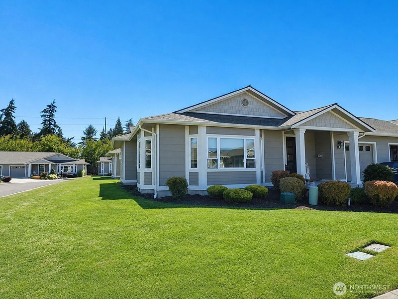 2nd image of 523 Evergreen Farm Way
