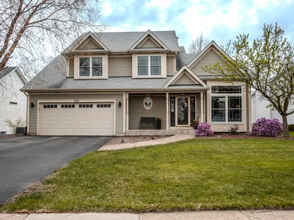 1308 Meadow Ln, North Aurora, IL 60542