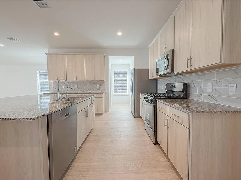 4303 Whitefish Ln — Photo 10