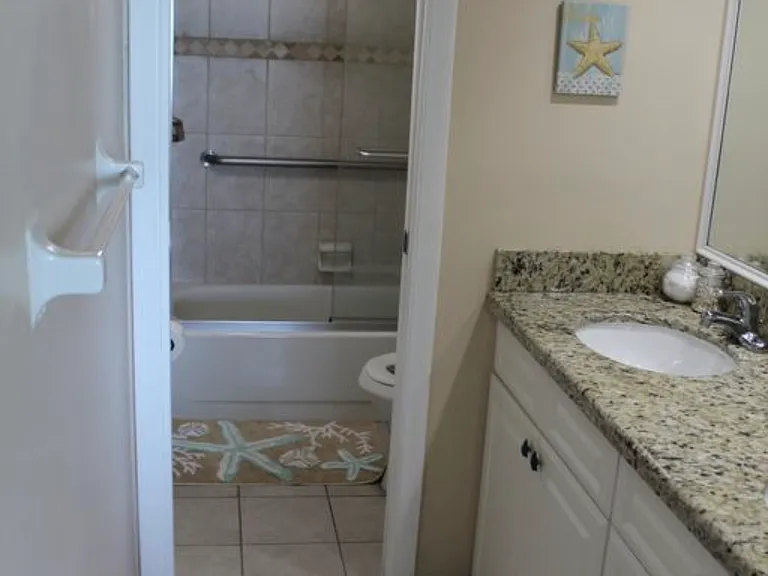 1010002 S Ocean Dr — Photo 16
