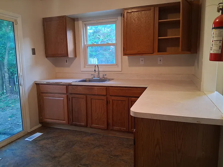 20 Maureen Ct — Photo 8
