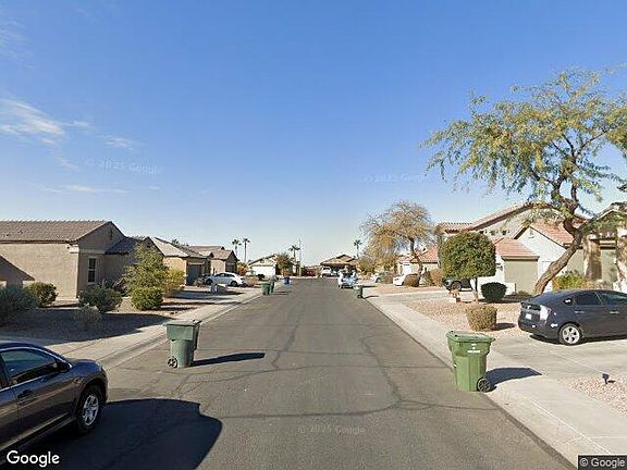 Exterior Neighborhood (street photo)