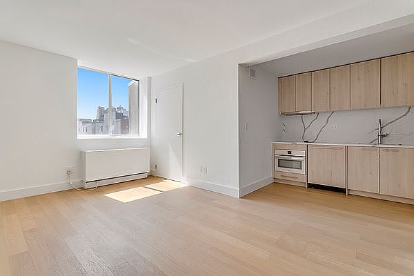 1st image of 250 W 19th St #B