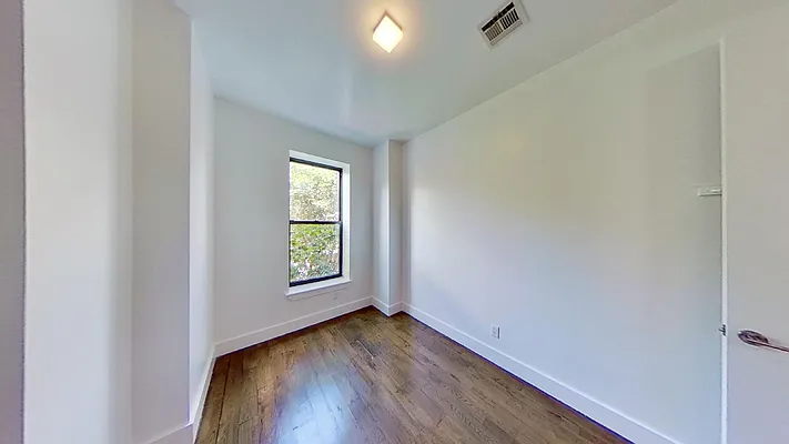 Rented by Bond New York | media 4