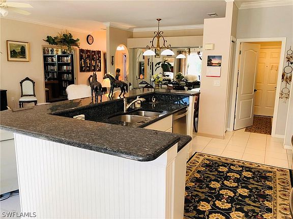 3rd image of 8029 Breton Cir