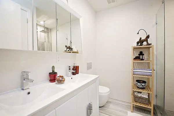 Sold by REAL New York | media 8