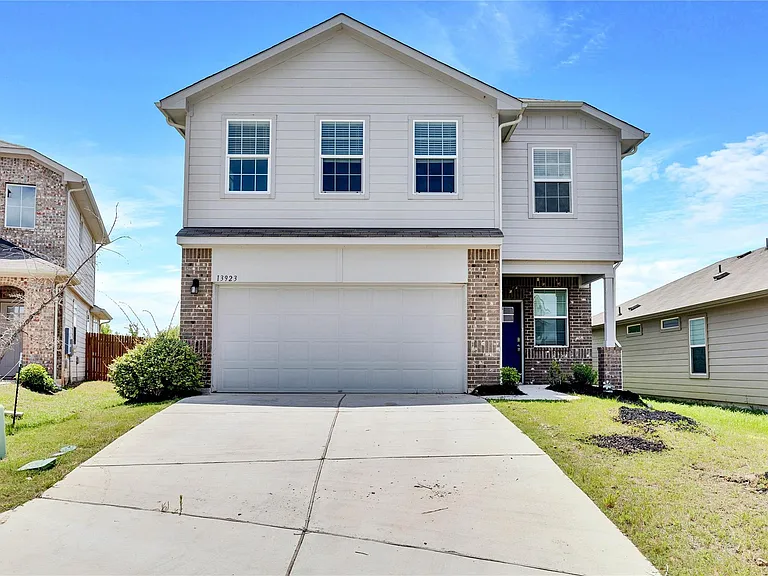 13923 Macquarie Dr — Photo 2