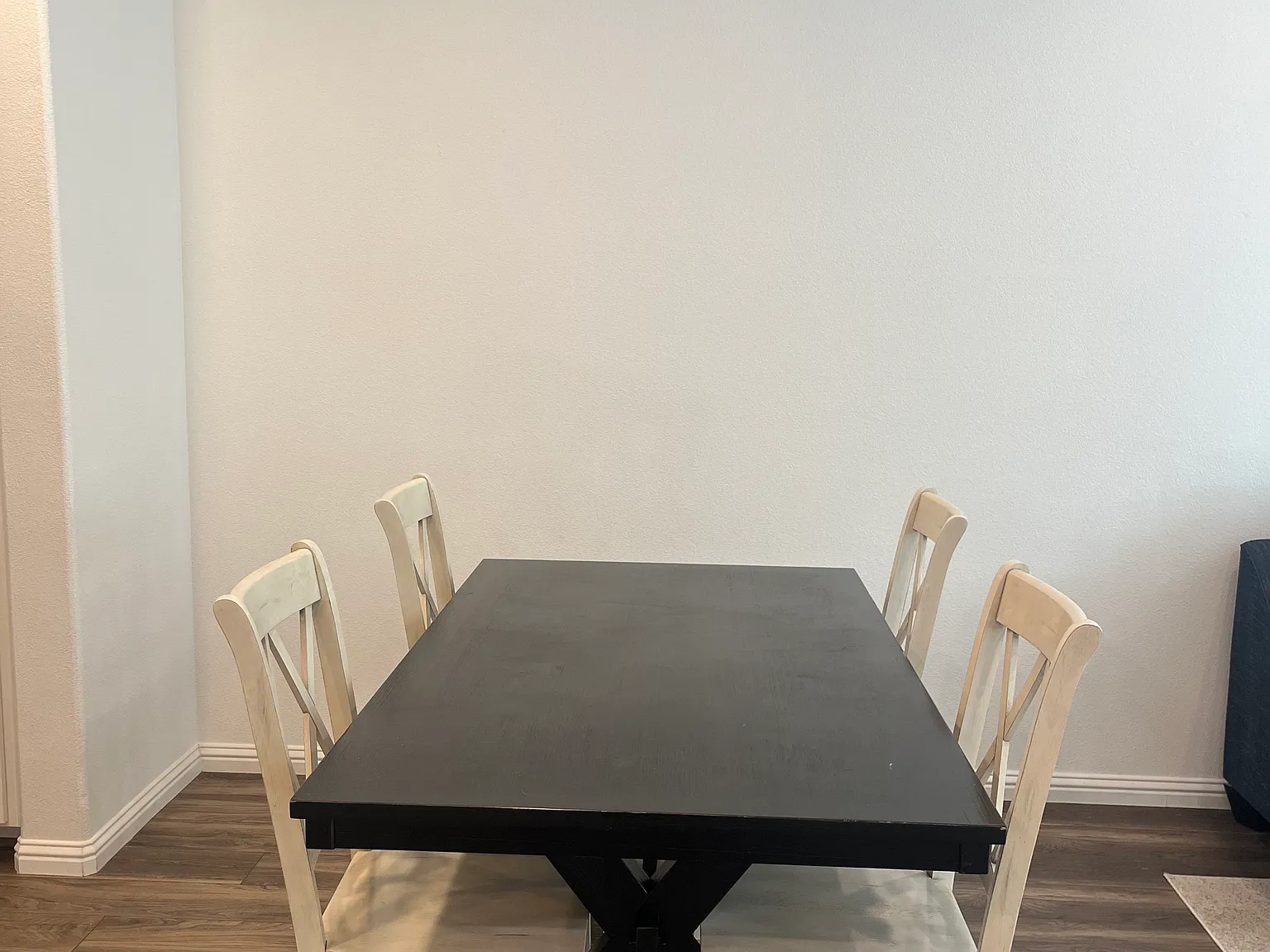 3 bed, 1652 sqft, $4,200 — Photo 2