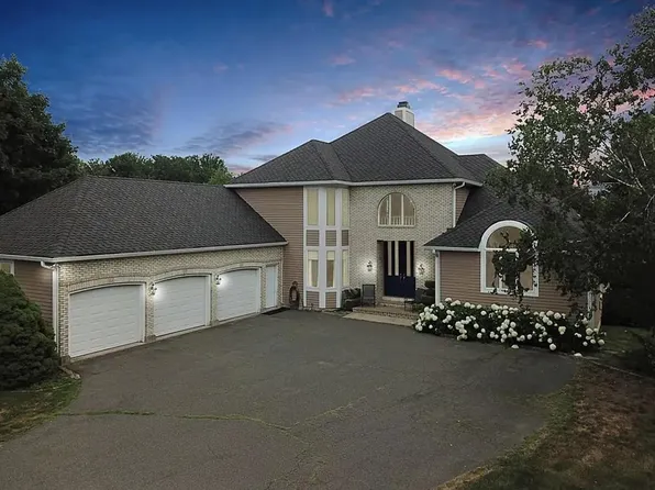 66 Meadowview Ct, Watertown, CT 06795