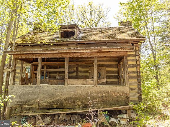 20th image of Wayside Creamery Rd