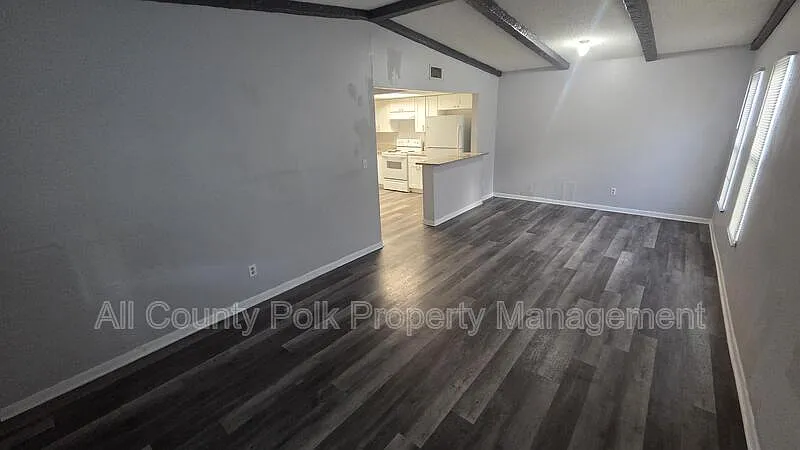 2 bed, 1.0 bath, 864 sqft, $995 — Photo 3