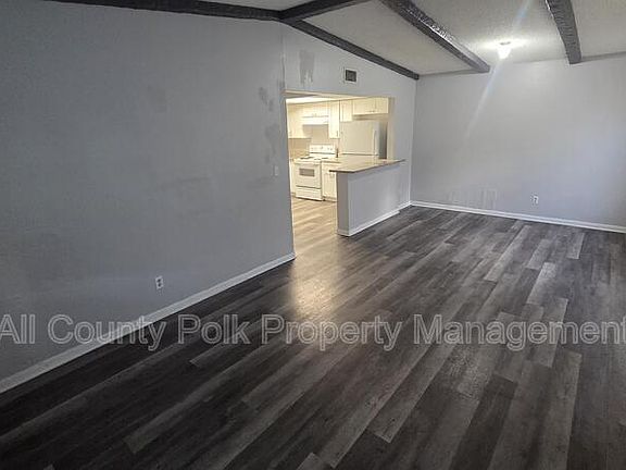 3rd image of 3039 Saint Paul Dr