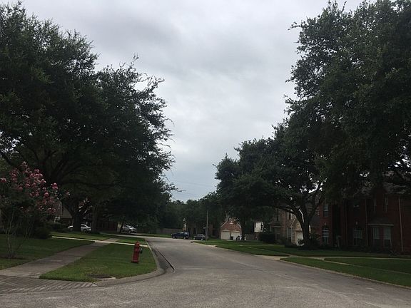 4th image of 1301 Fawn Valley Dr