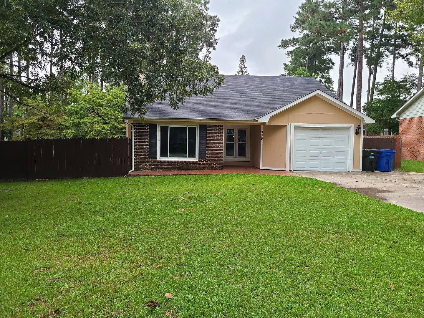 Middle Creek~909 Bramblewood — Photo 1