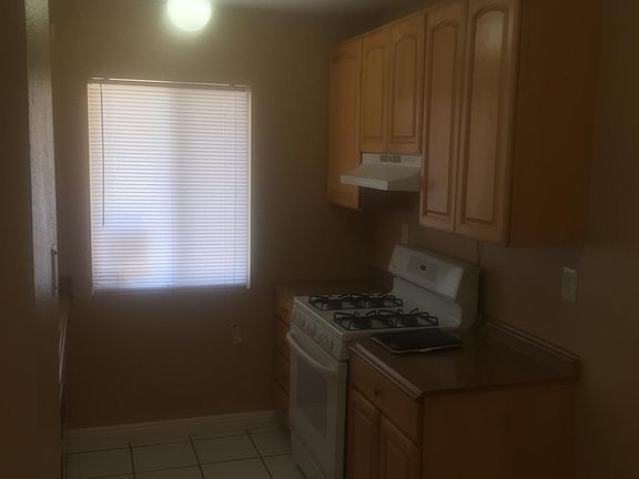 5th image of 23484 Challis Ct